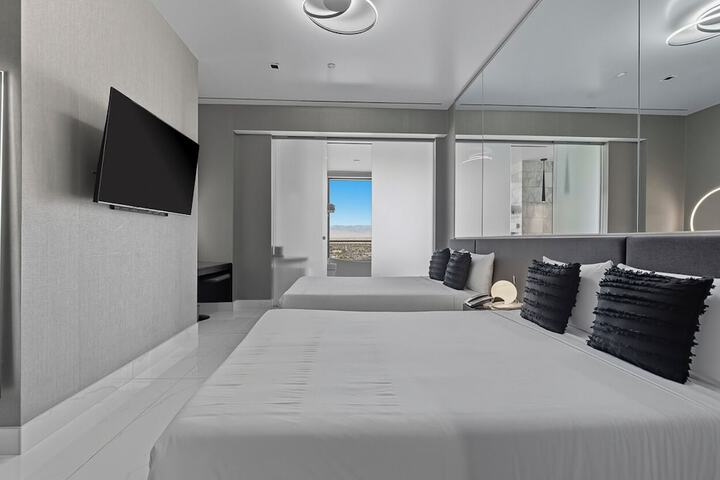 Room 25 of 218