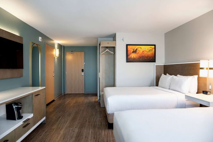 Room 10 of 34