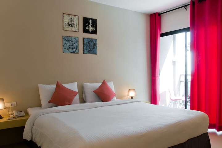 Room 13 of 42