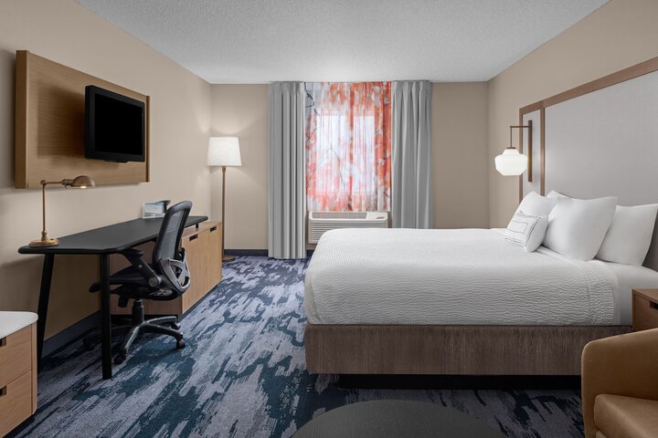 Room 6 of 17