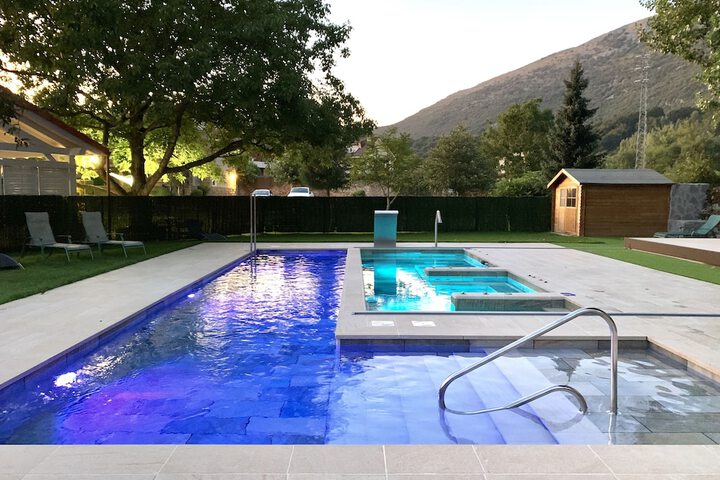 Pool 73 of 99