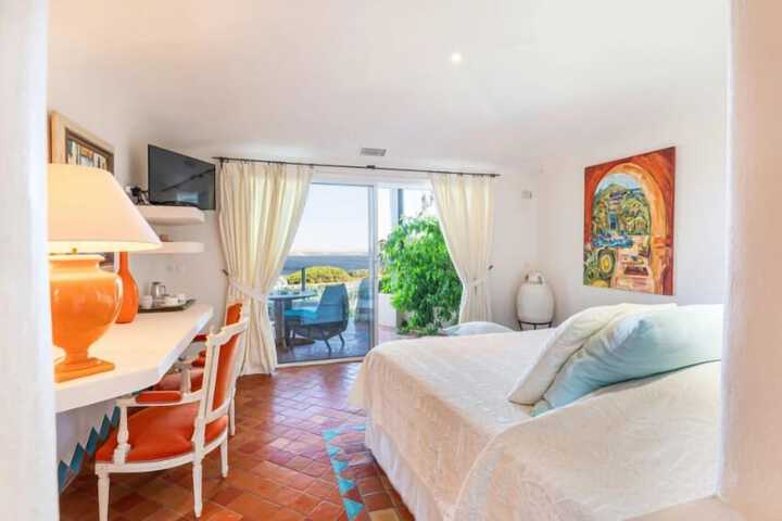 Room 2 of 35