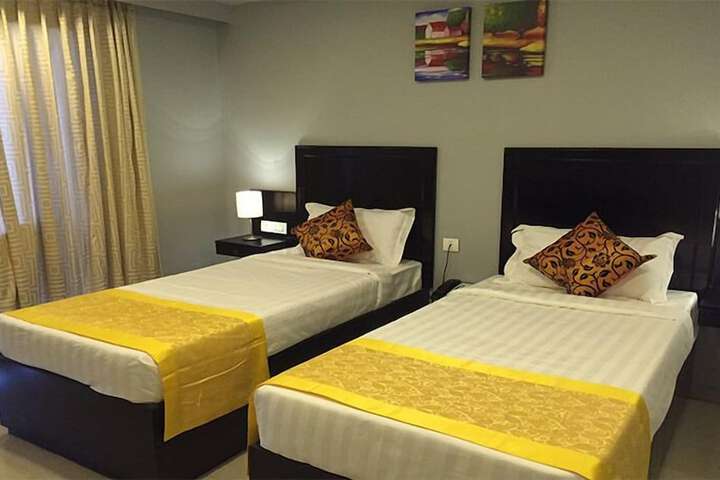 Room 11 of 21