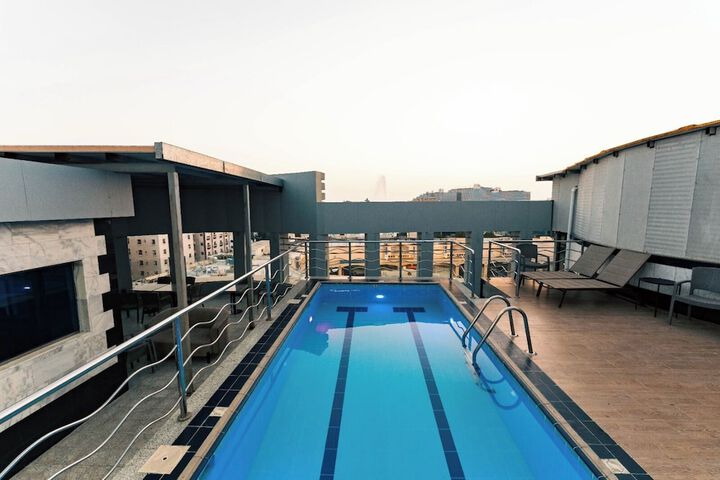 Pool 29 of 35