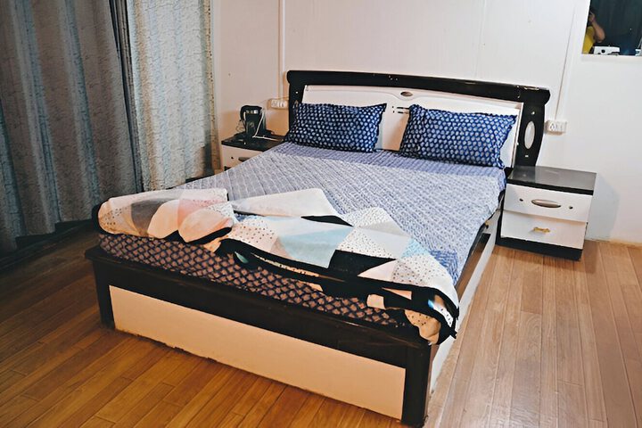 Room 12 of 43