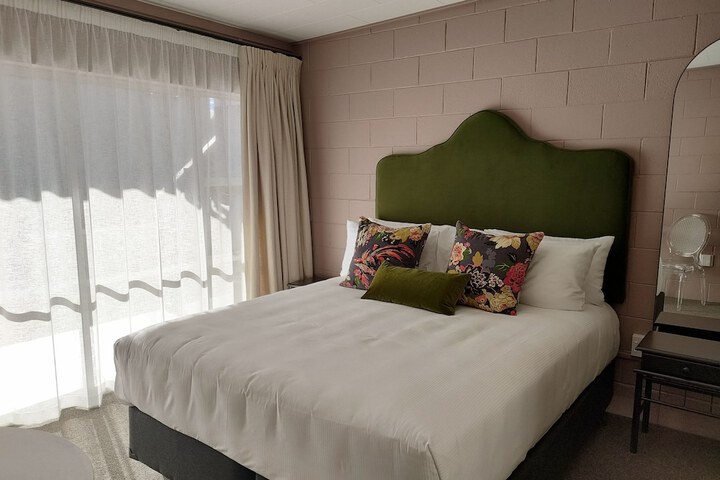 Room 16 of 53