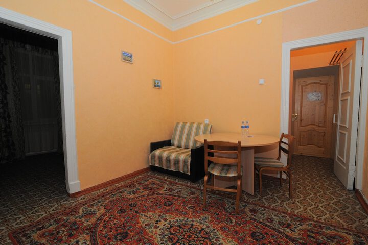 Room 59 of 100