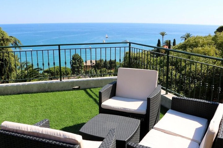 Sundeck 37 of 46