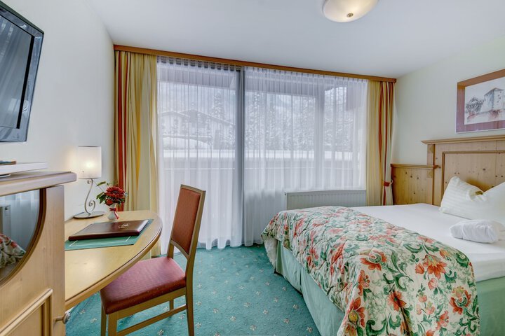 Room 15 of 82