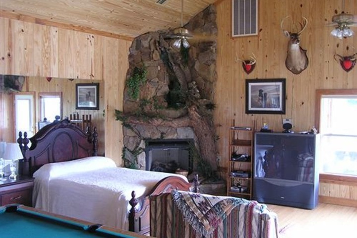 Room 4 of 28
