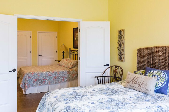 Room 2 of 74