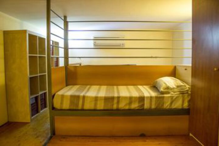 Room 104 of 160