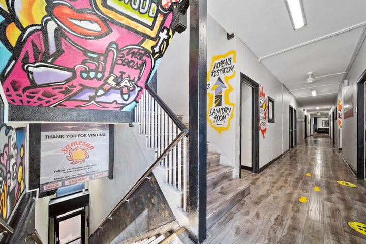 Ballroom/Hall 61 of 73