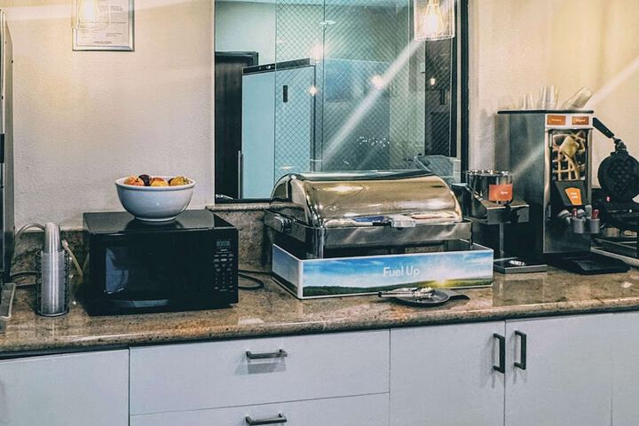 Breakfast area