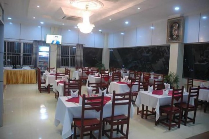 Dining 37 of 40