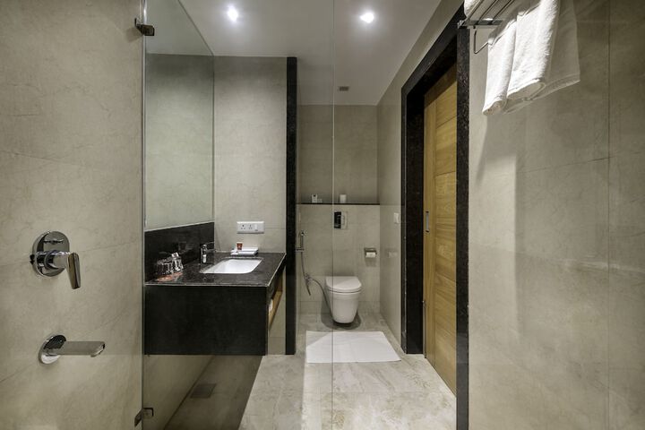 Room 11 of 21