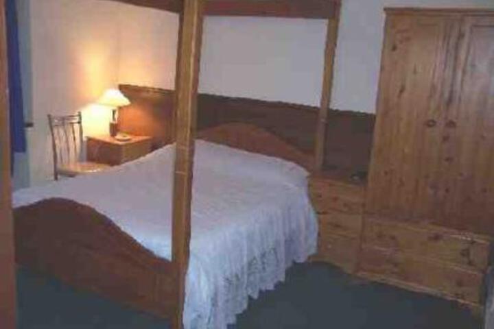 Lonsdale Lodge