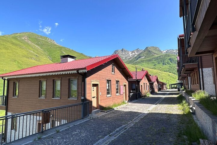 Hotel 68 of 72