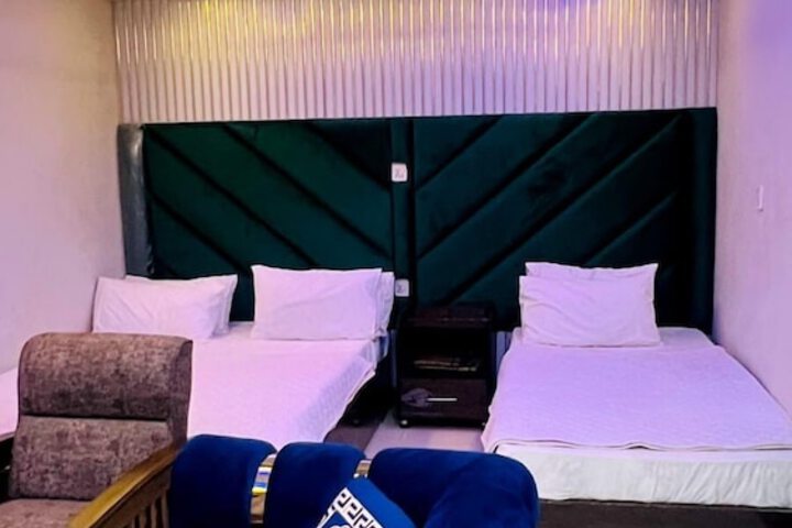 Room 17 of 24