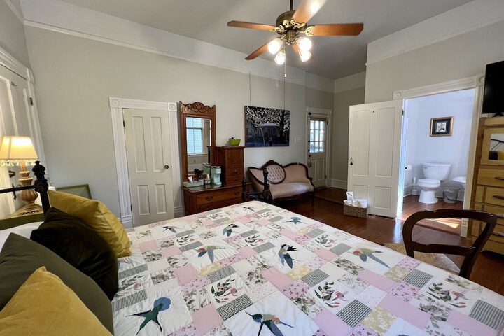 Room 3 of 25