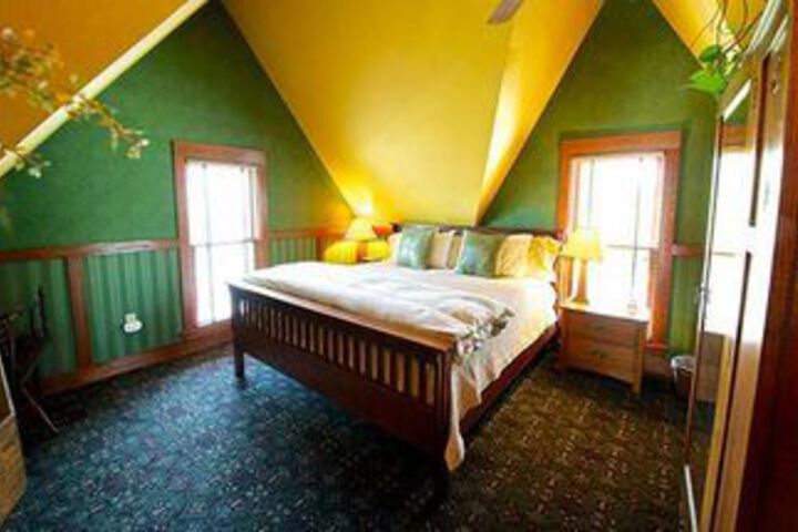 Room 33 of 53