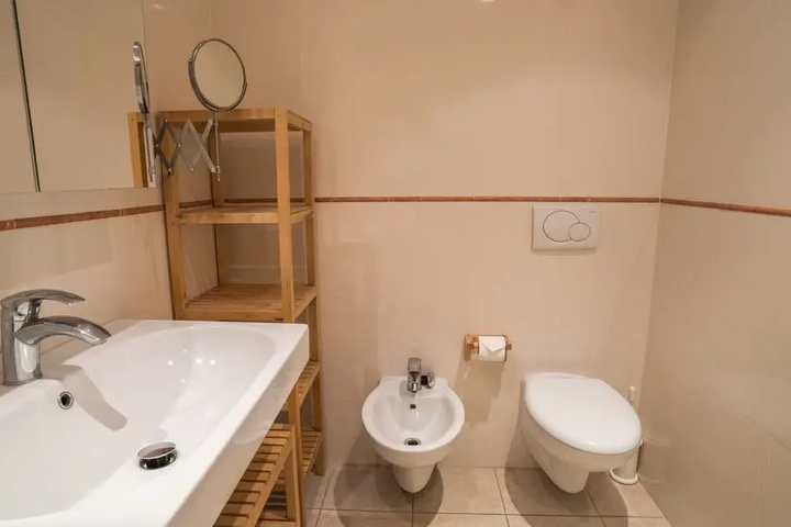 Room 8 of 15