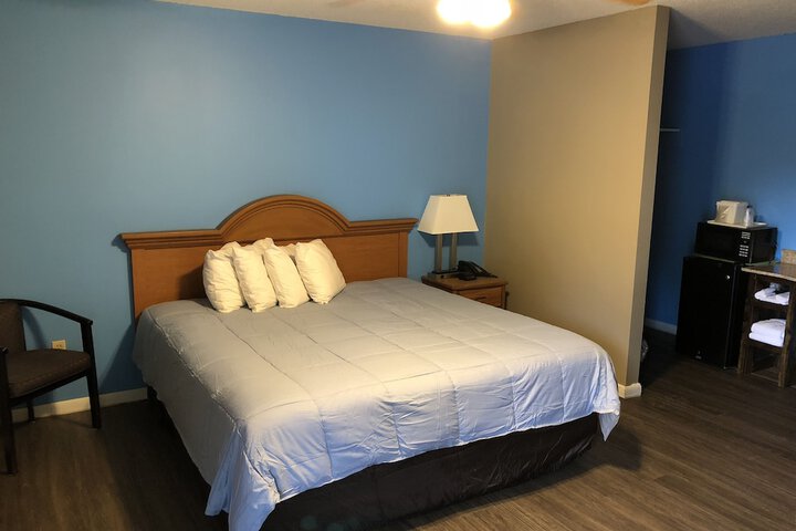 Room 4 of 10