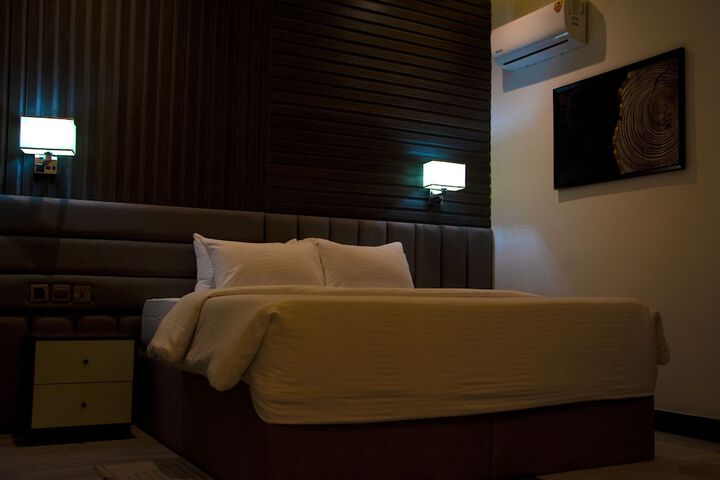 Room 18 of 24