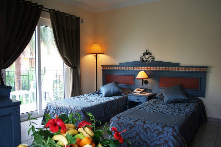Room 12 of 63