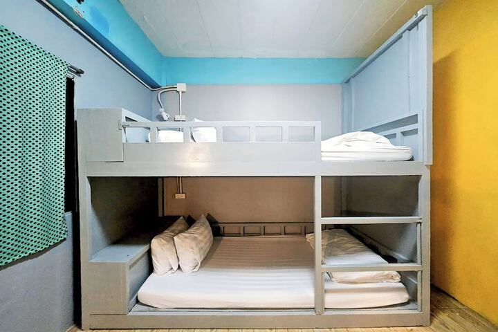 Room 48 of 94