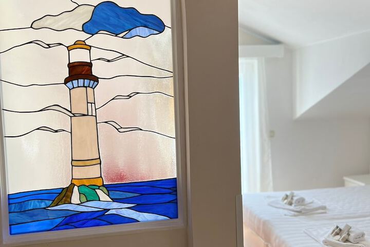 Room 8 of 74