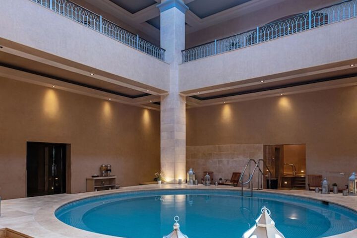 Pool Hotel