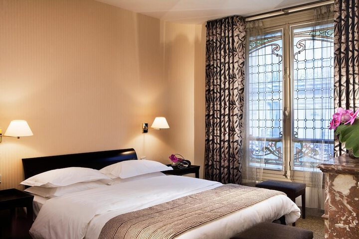 Room 10 of 26