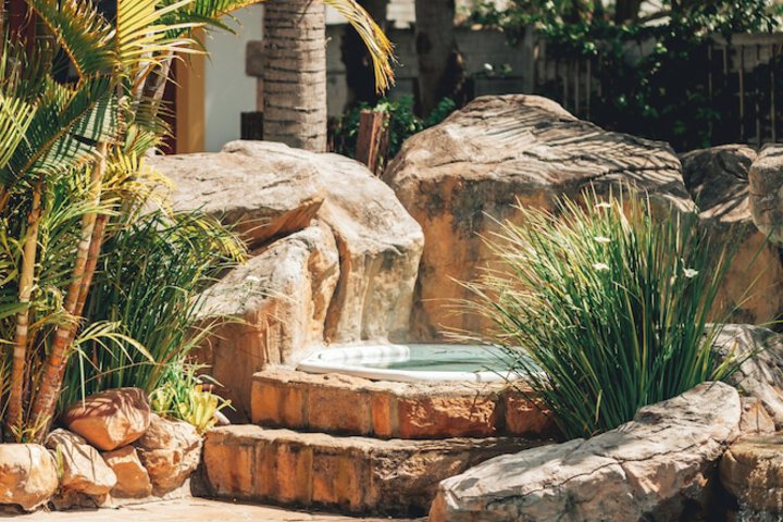 Pools & Facilities