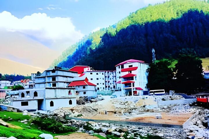 Hotel Silver Oaks Naran
