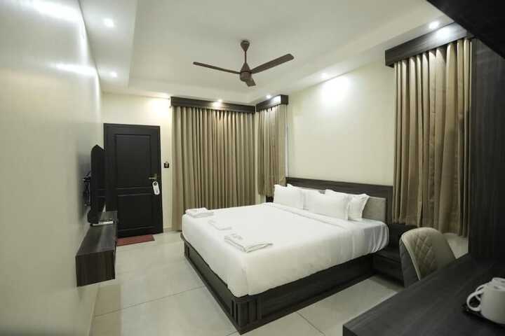 Room 3 of 22