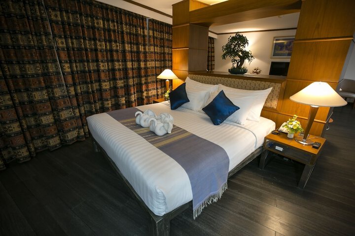 Room 36 of 143