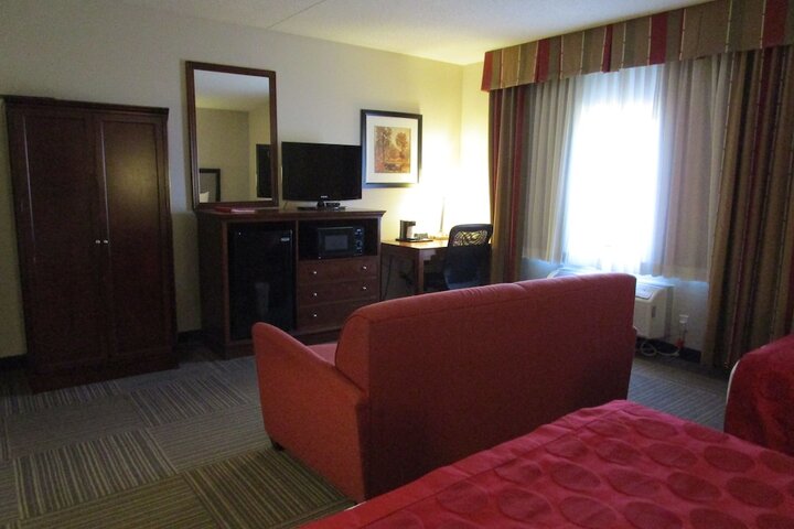1 Queen Bed Accessible Room (16 of 17)