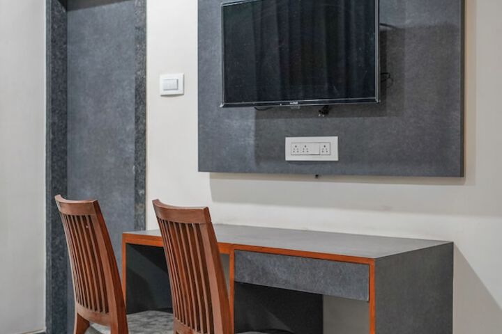 Room 2 of 15