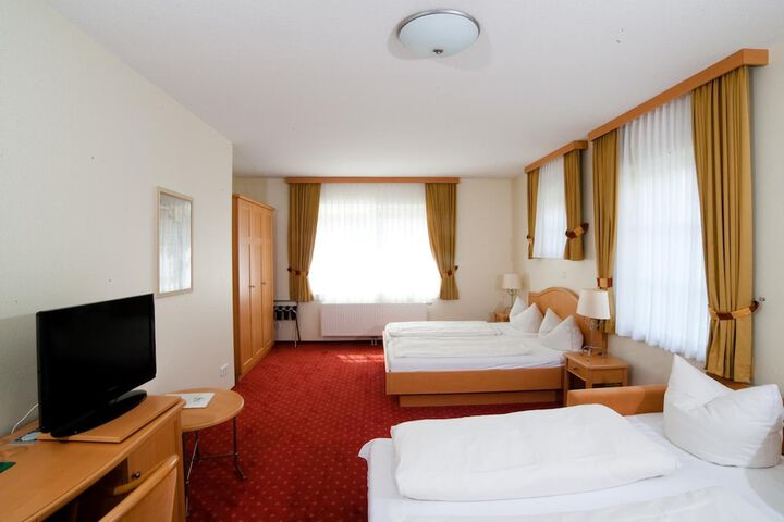 Room 12 of 63