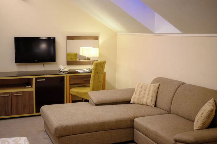 Room 16 of 57