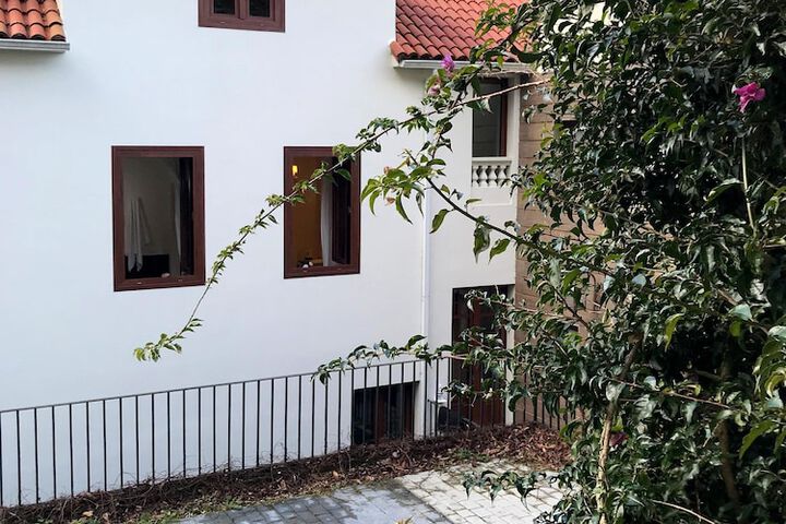 Room 10 of 36