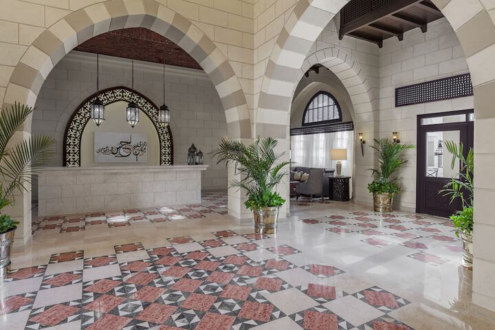 Entrance & Lobby
