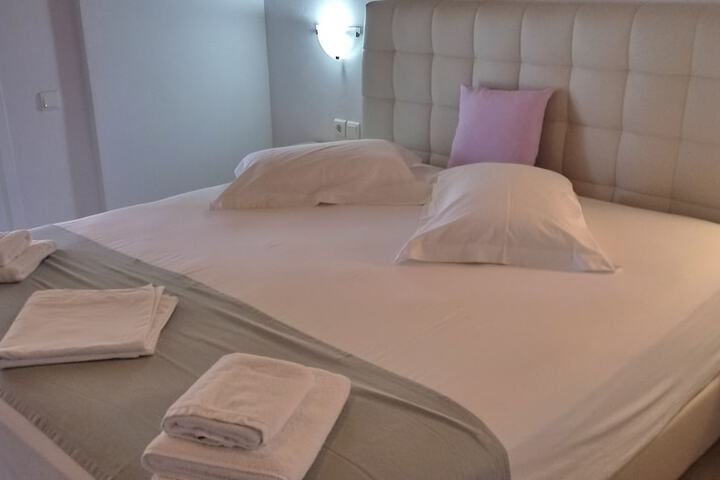 Room 8 of 56