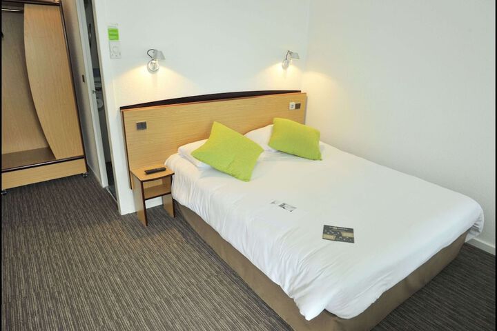 Room 4 of 31