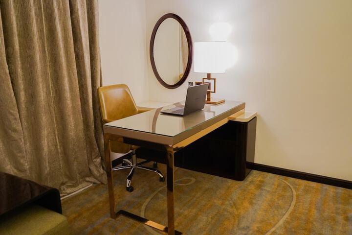 Room 29 of 83