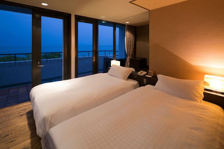 Room 10 of 73