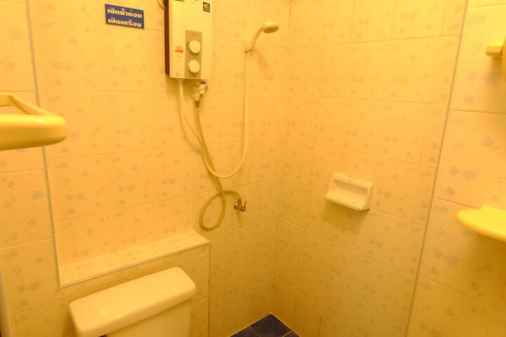Room 13 of 19