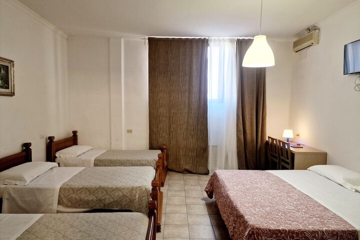 Room 14 of 69