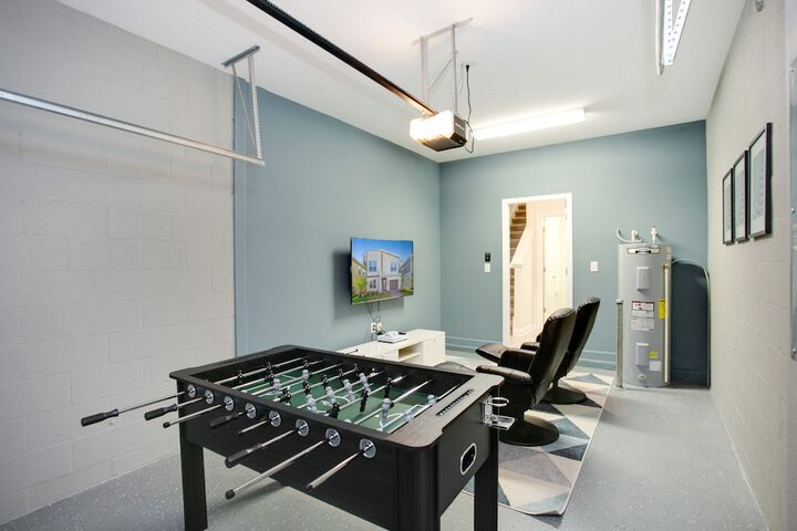 Room 4 of 63